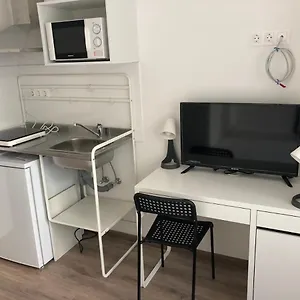 Apart Otel Omega, Budapeşte