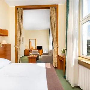 Otel Millennium, Budapeşte