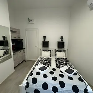 Mano Ii Budapest
